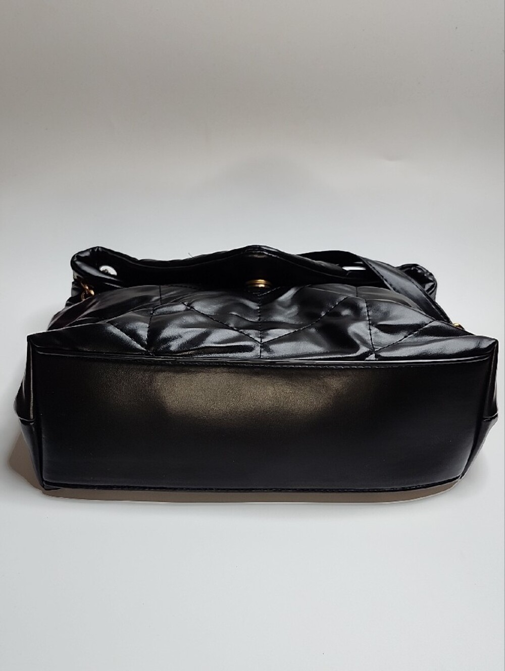 Kaisaqi Black Quilted Shoulder Bag - Picture 6 of 8
